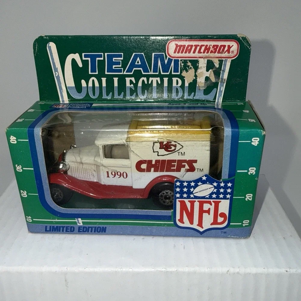 Matchbox NFL Kansas City 1990 Die-Cast Truck Team Collectible Limited Edition